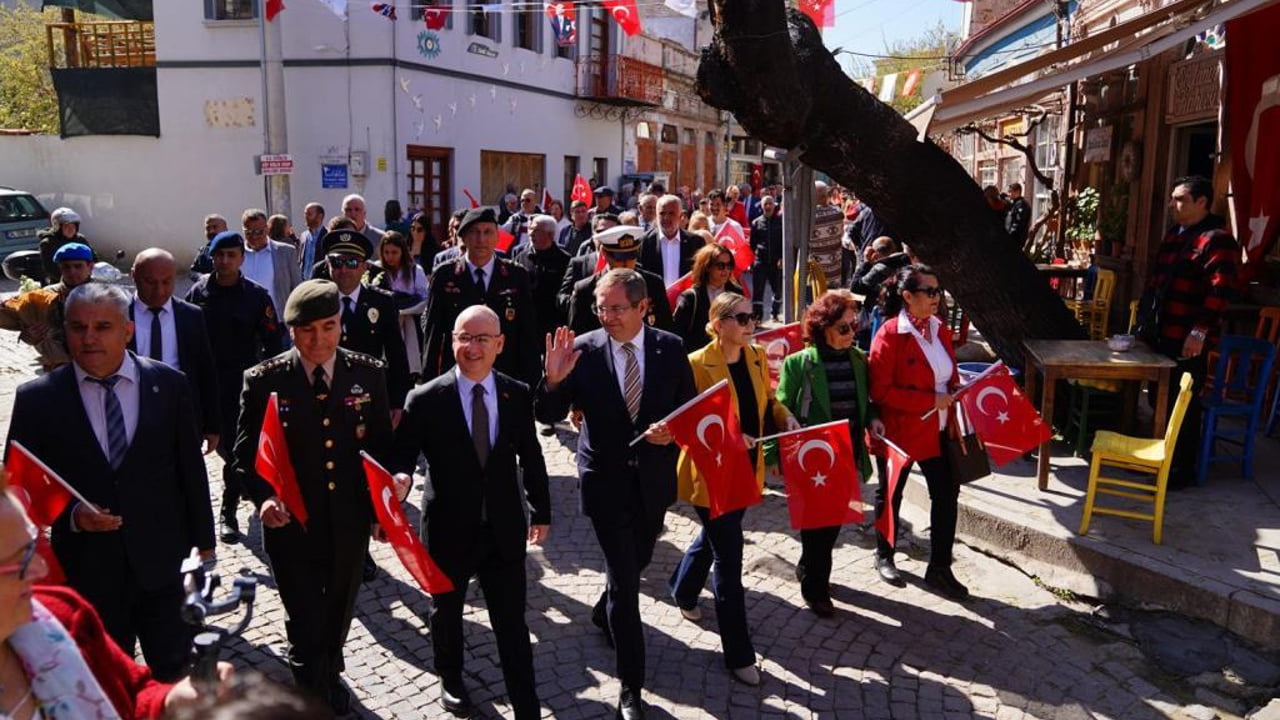 ATA’NIN AYVALIK’A GELİŞİNİN YIL DÖNÜMÜ KUTLANDI