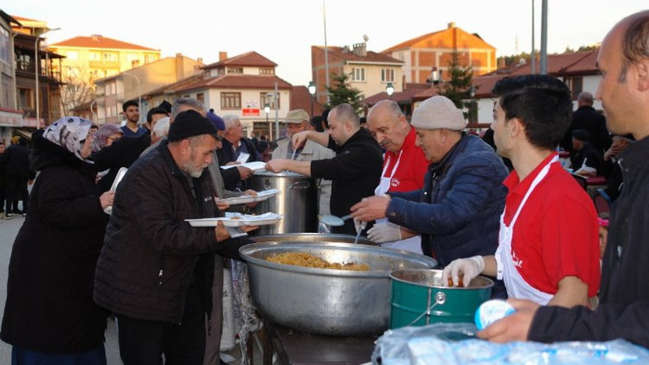 Bilecik Pazaryeri'nde ramazan bereketi