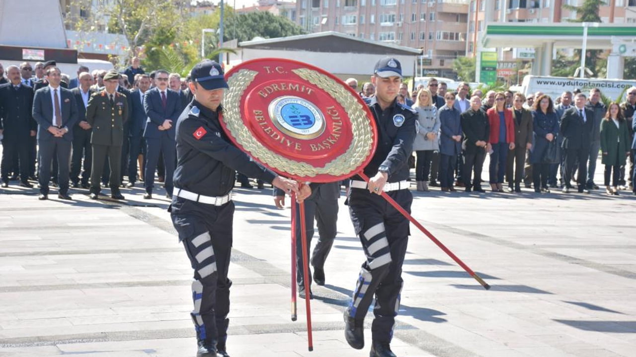 ATATÜRK’ÜN EDREMİT’E GELİŞİ KUTLANDI