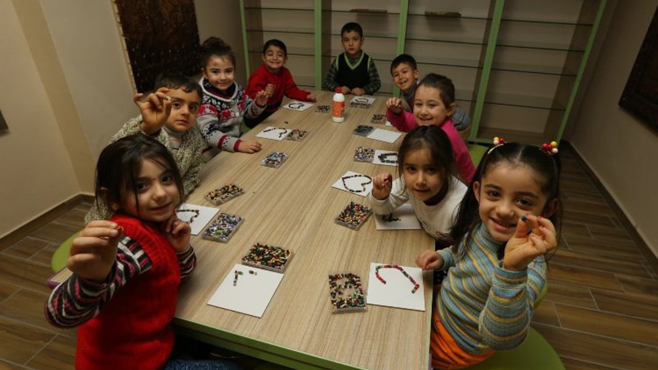 Gaziantep'ten ara tatilde çocuklara kitap sürprizi