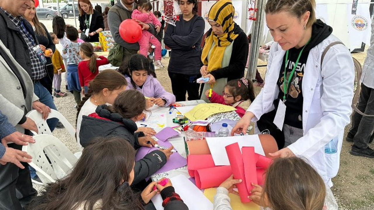 Gemlik Konteyner Kentte çocuklara 'bilim' morali