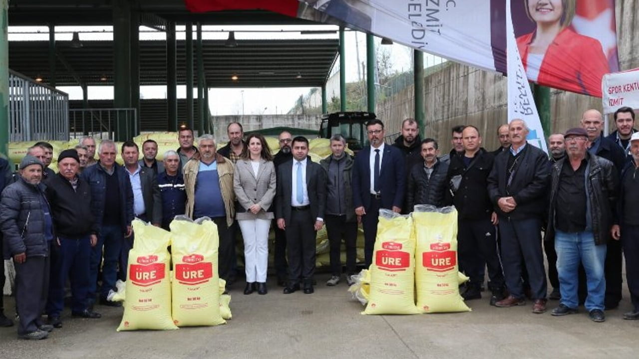 İzmit'ten 840 çiftçiye hibeli gübre desteği