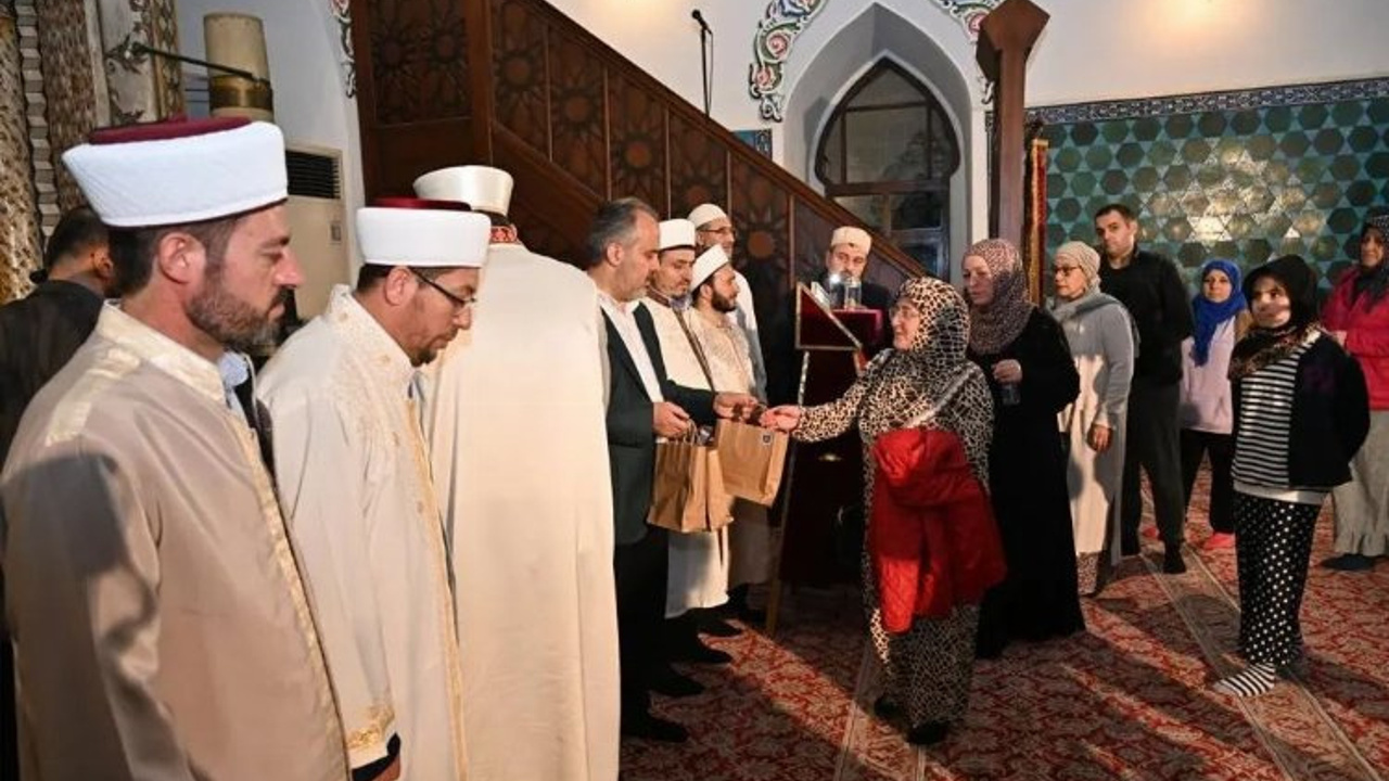 Kadir Gecesi’nde Bursa’da camiler doldu taştı