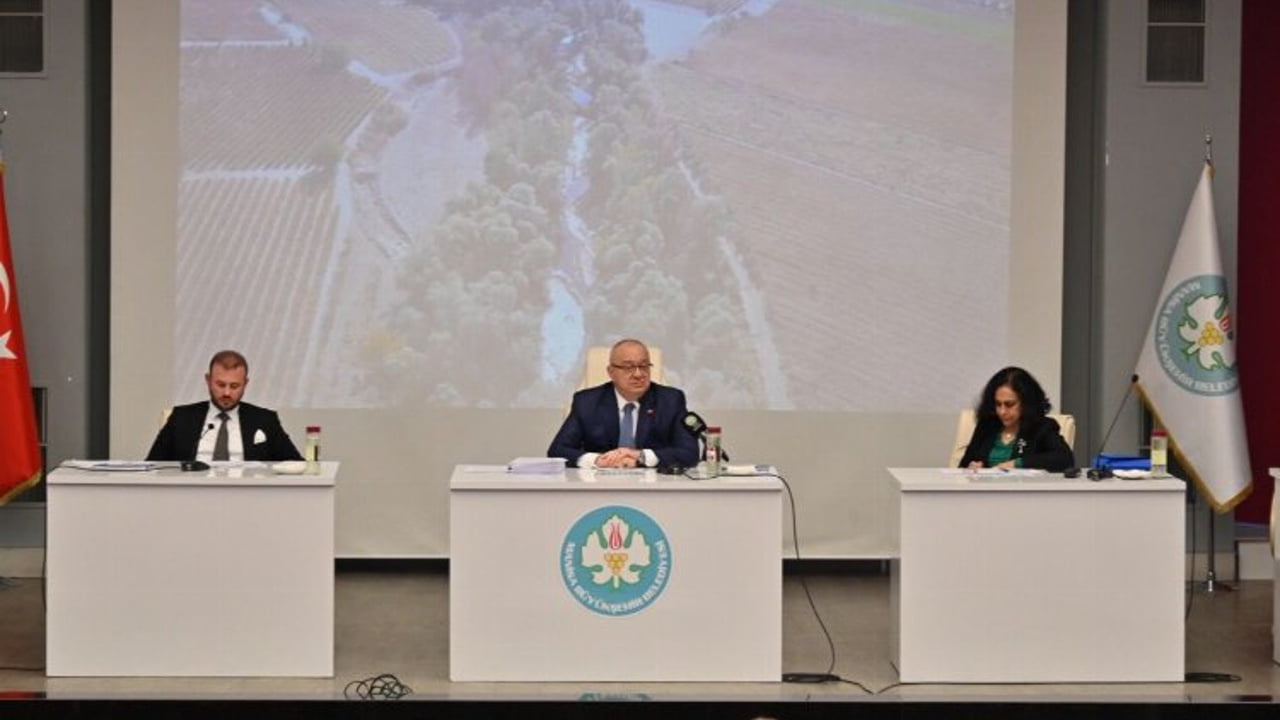 İzmir’de bünyesinde 90’a yakın