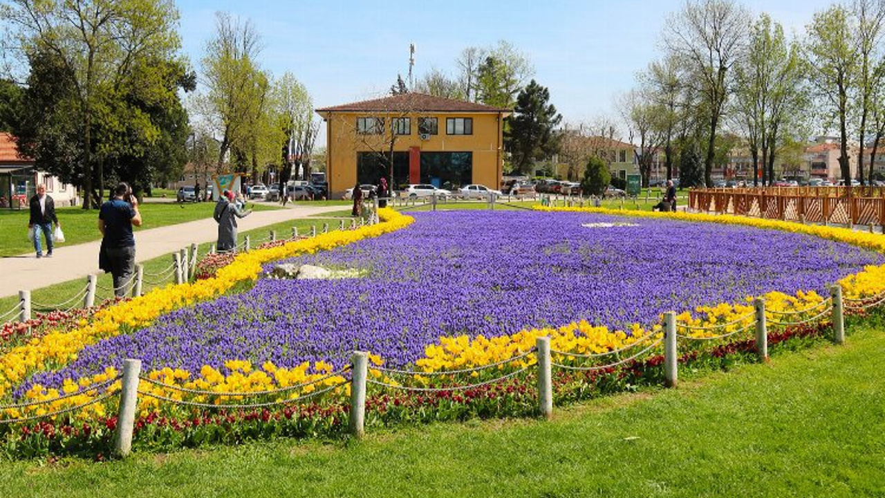 Sakarya rengarenk yüzüyle bayrama hazır