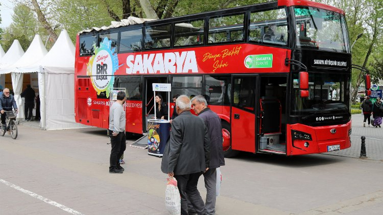 Sakarya’nın üstü açık otobüsü bayram sonrası yollarda