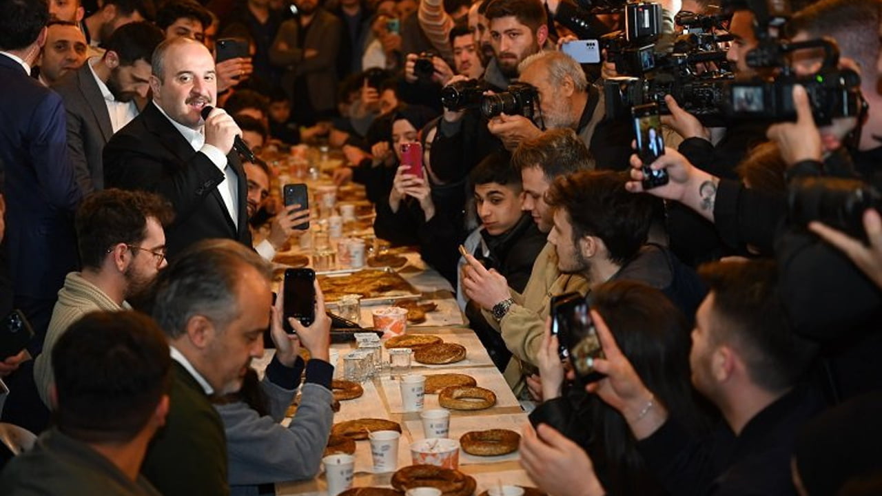 Togg’la geldi tahanlıyla sahur yaptı