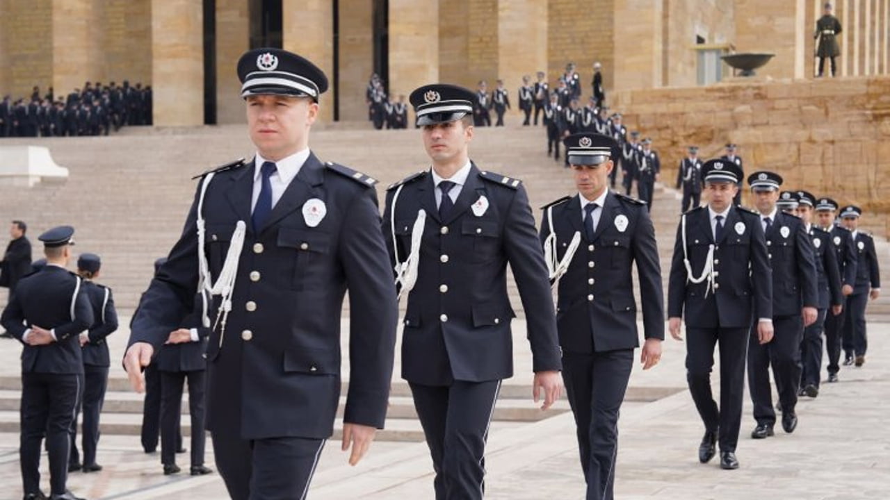 TÜRK POLİS TEŞKİLATI ATA’NIN HUZURUNDA