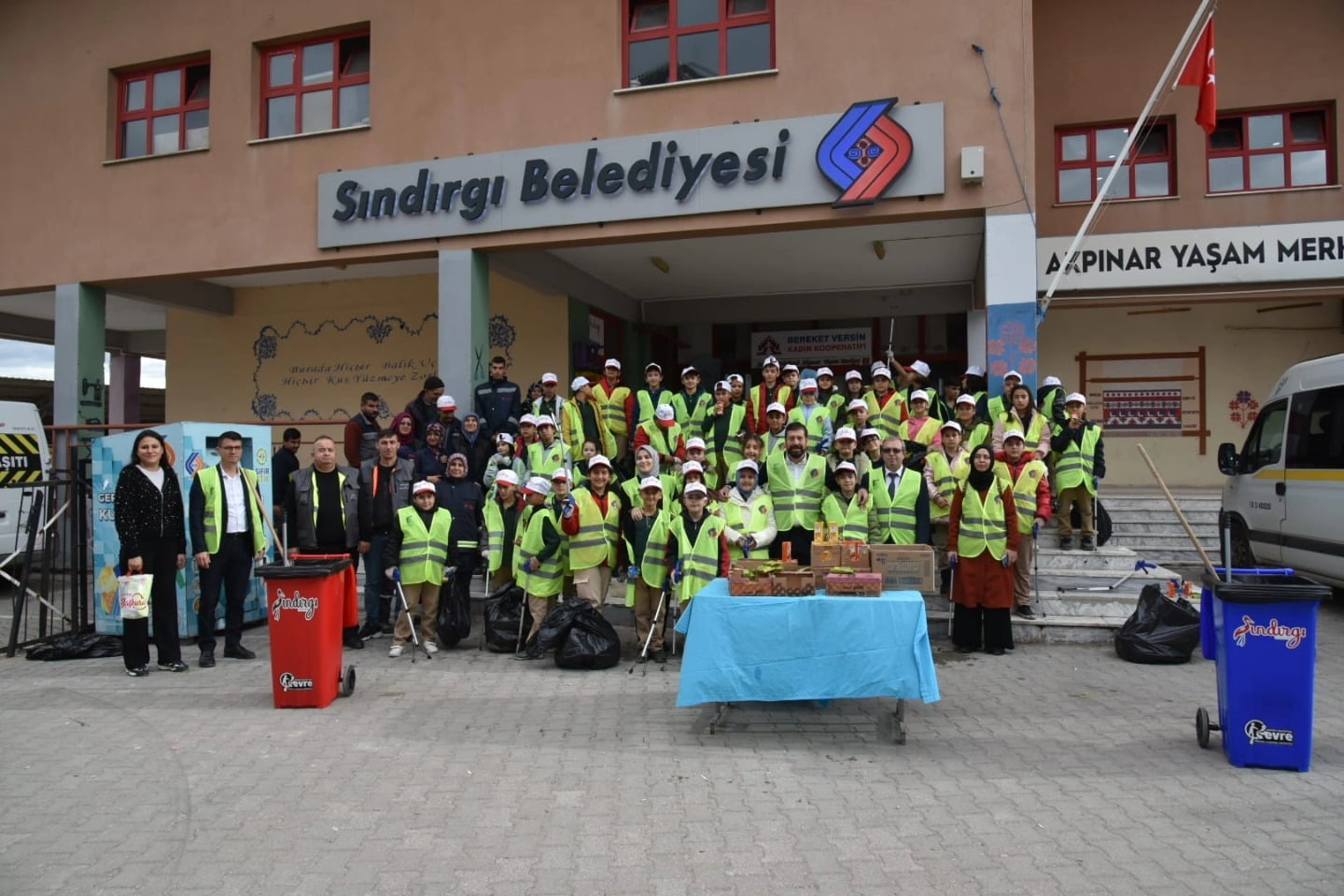 “SİZ TEMİZ, BİZ TEMİZ, SINDIRGI TERTEMİZ”