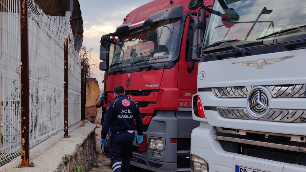 TACİKİSTAN UYRUKLU SÜRÜCÜ, TIRIN İÇİNDE ÖLÜ BULUNDU  