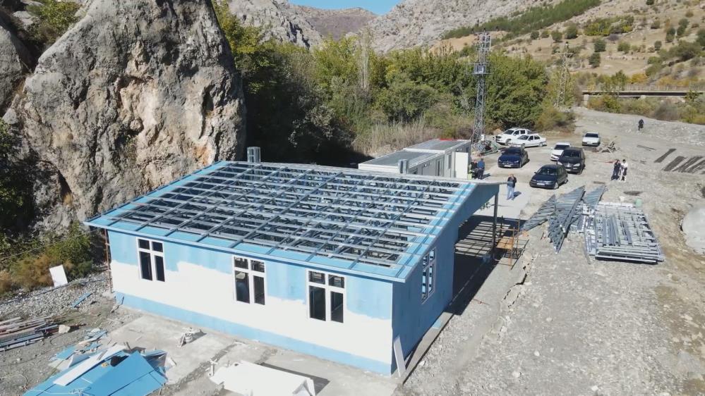 DEPREM BÖLGESİNE ÇELİK KÖY EVİ