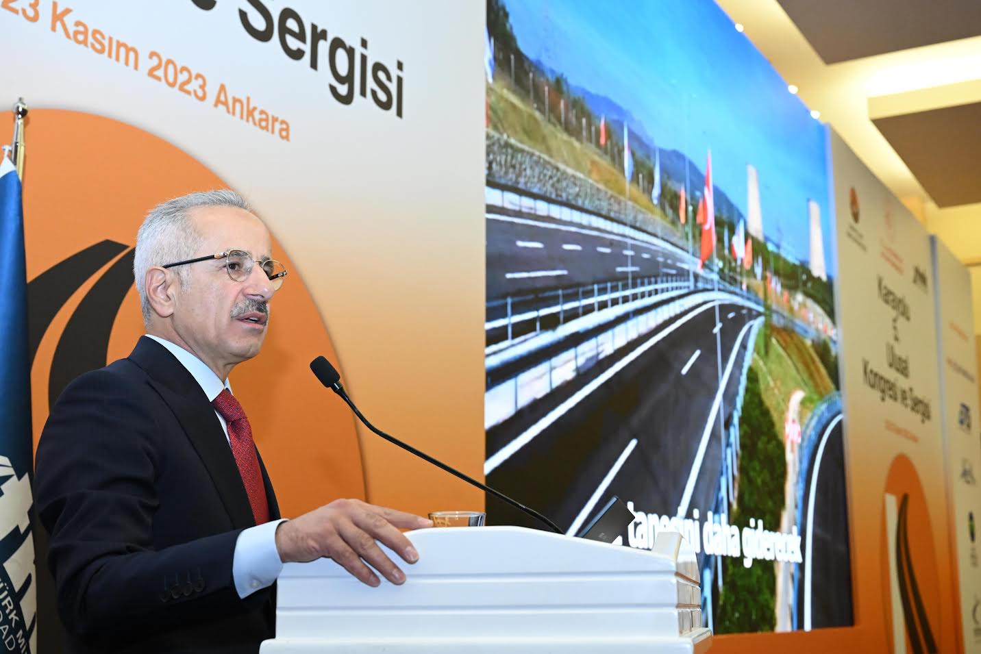 URALOĞLU: “ULAŞIM TÜM YÖNLERİYLE ELE ALINIYOR”