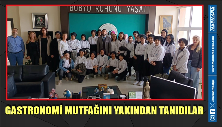 Burhaniye’de, Ayşe Akpınar Mesleki