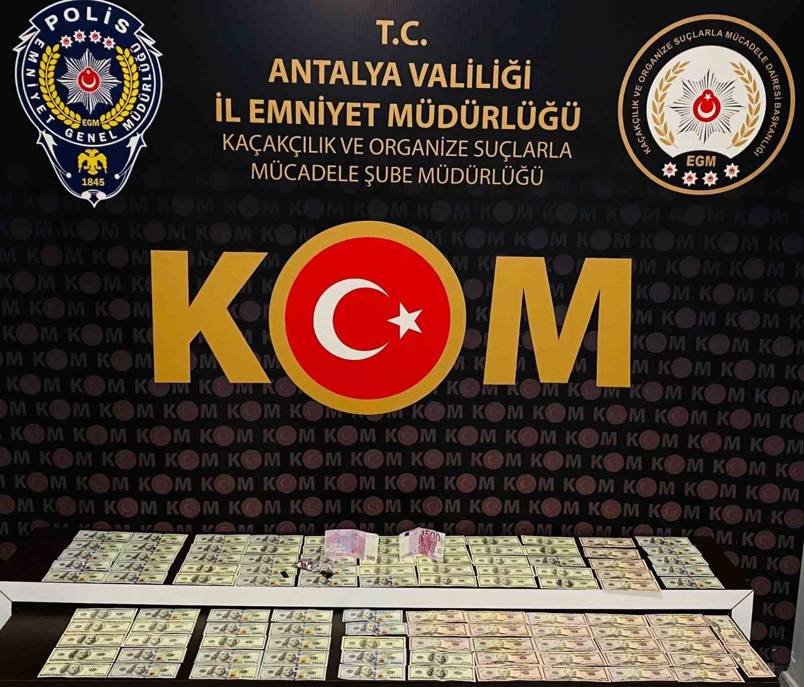 Antalya’da sahte para operasyonu: 3 kişi tutuklandı