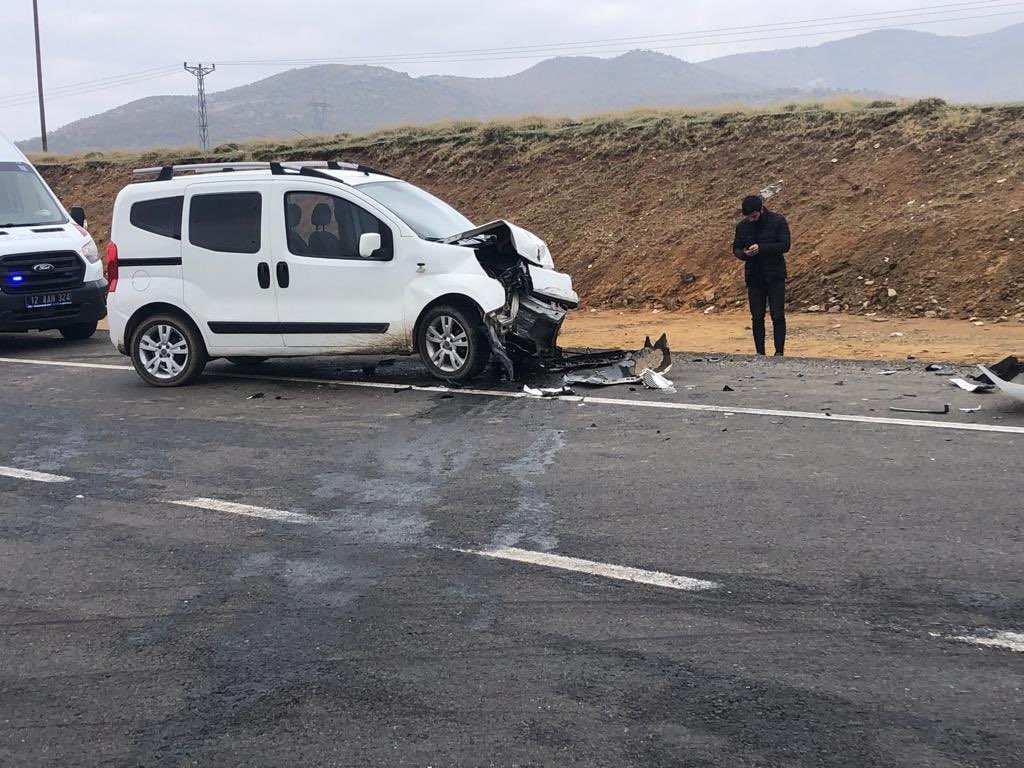 Bingöl’de trafik kazası: 6 yaralı