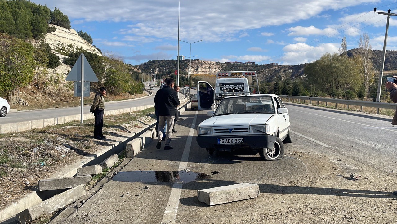 burdurda kontrolden cikan otomobil bariyere vurdu 1 yarali 2a3c144 - Marmara Bölge: Balıkesir Son Dakika Haberleri ile Hava Durumu