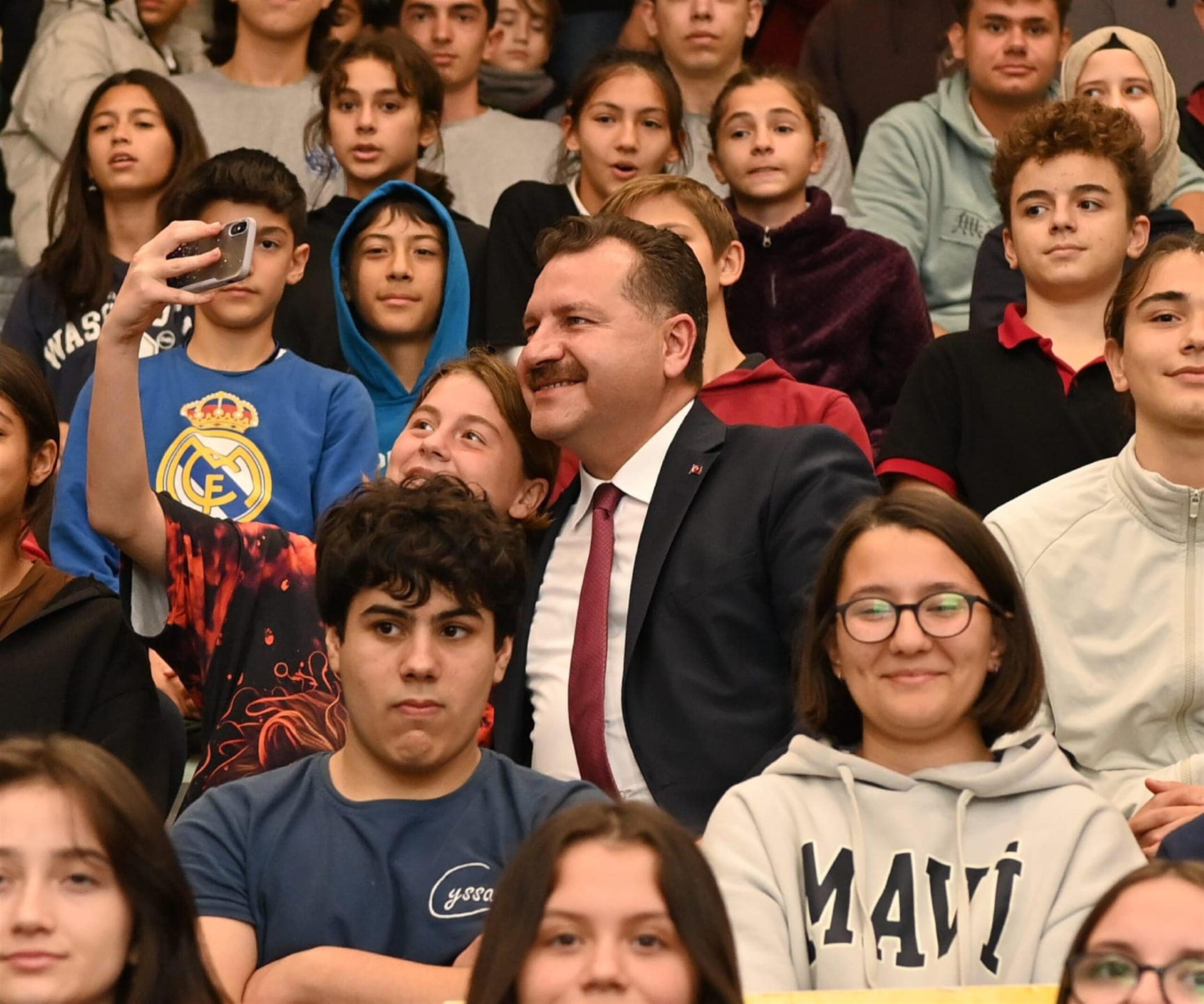 cocuklarin spor malzemeleri baskan yilmazdan 11 scaled - Marmara Bölge: Balıkesir Son Dakika Haberleri ile Hava Durumu