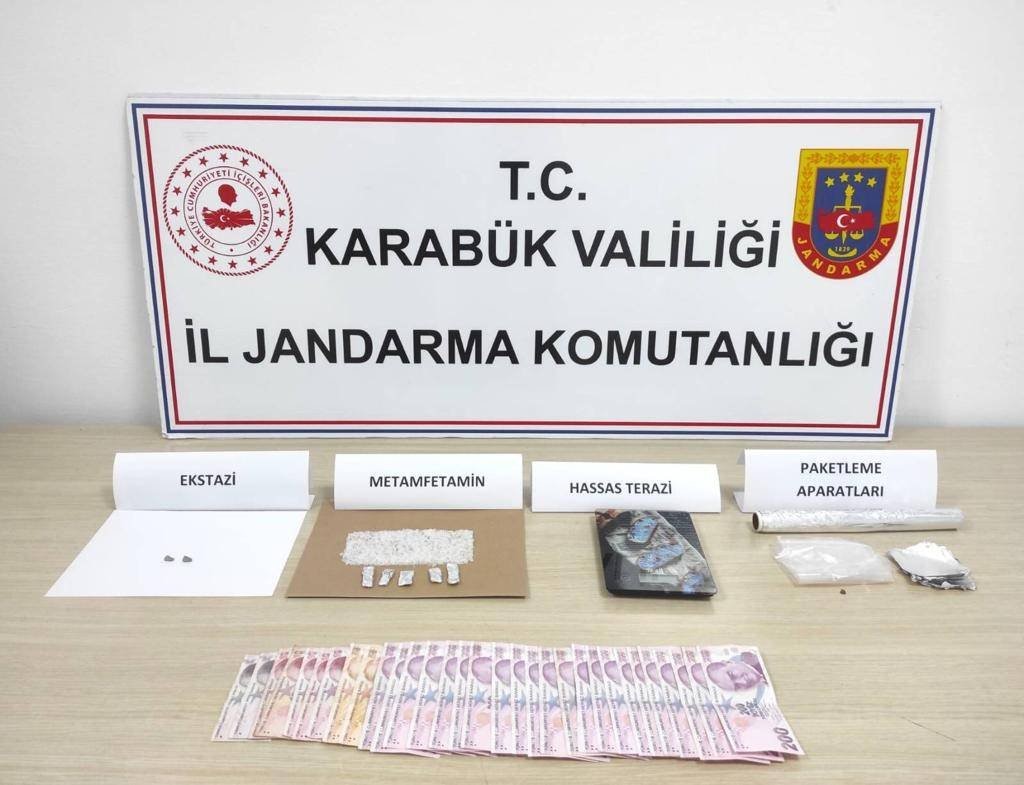 KARABÜK'TE YAPILAN UYUŞTURUCU OPERASYONUNDA