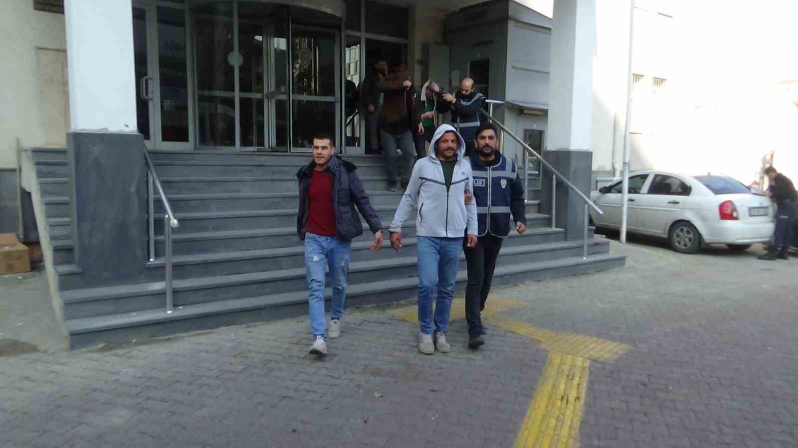 kayseride aranan sahislara 73 personelle es zamanli operasyon d53b59e - Marmara Bölge: Balıkesir Son Dakika Haberleri ile Hava Durumu