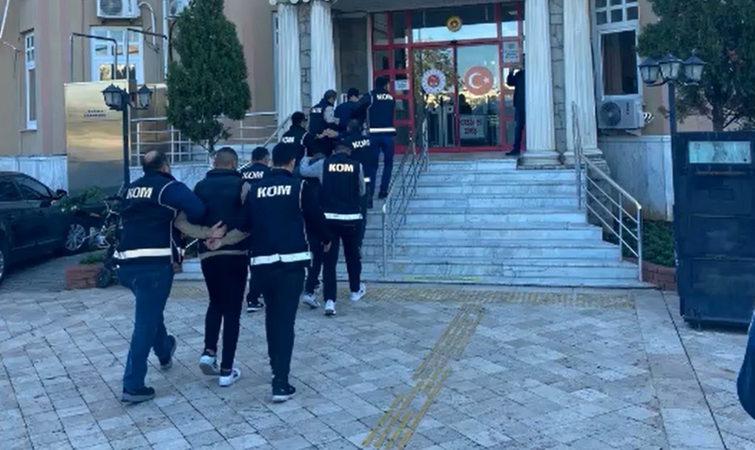 kom ekipleri gece yarisi operasyonuyla suc orgutunu cokertti 5 tutuklama cfdf599 - Marmara Bölge: Balıkesir Son Dakika Haberleri ile Hava Durumu