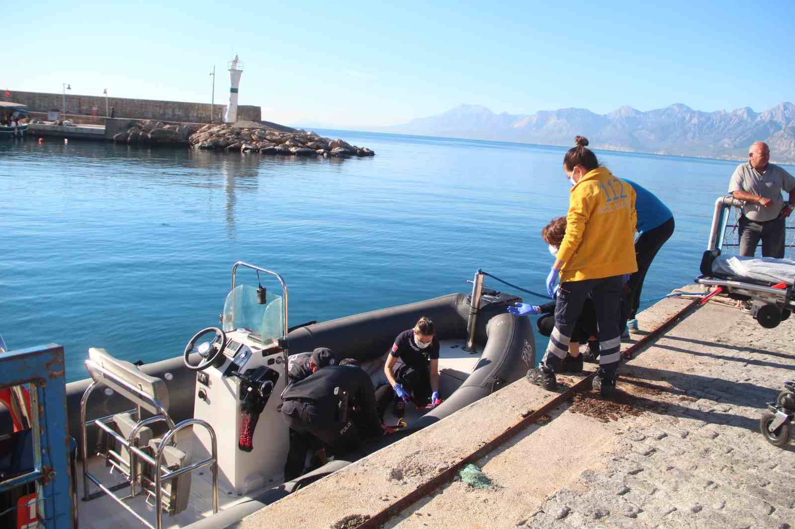 ANTALYA’DA SABAH YÜRÜYÜŞÜ YAPARKEN