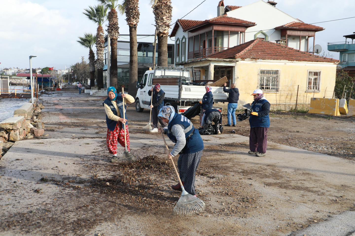 TEMİZLİK ÇALIŞMALARI SÜRÜYOR