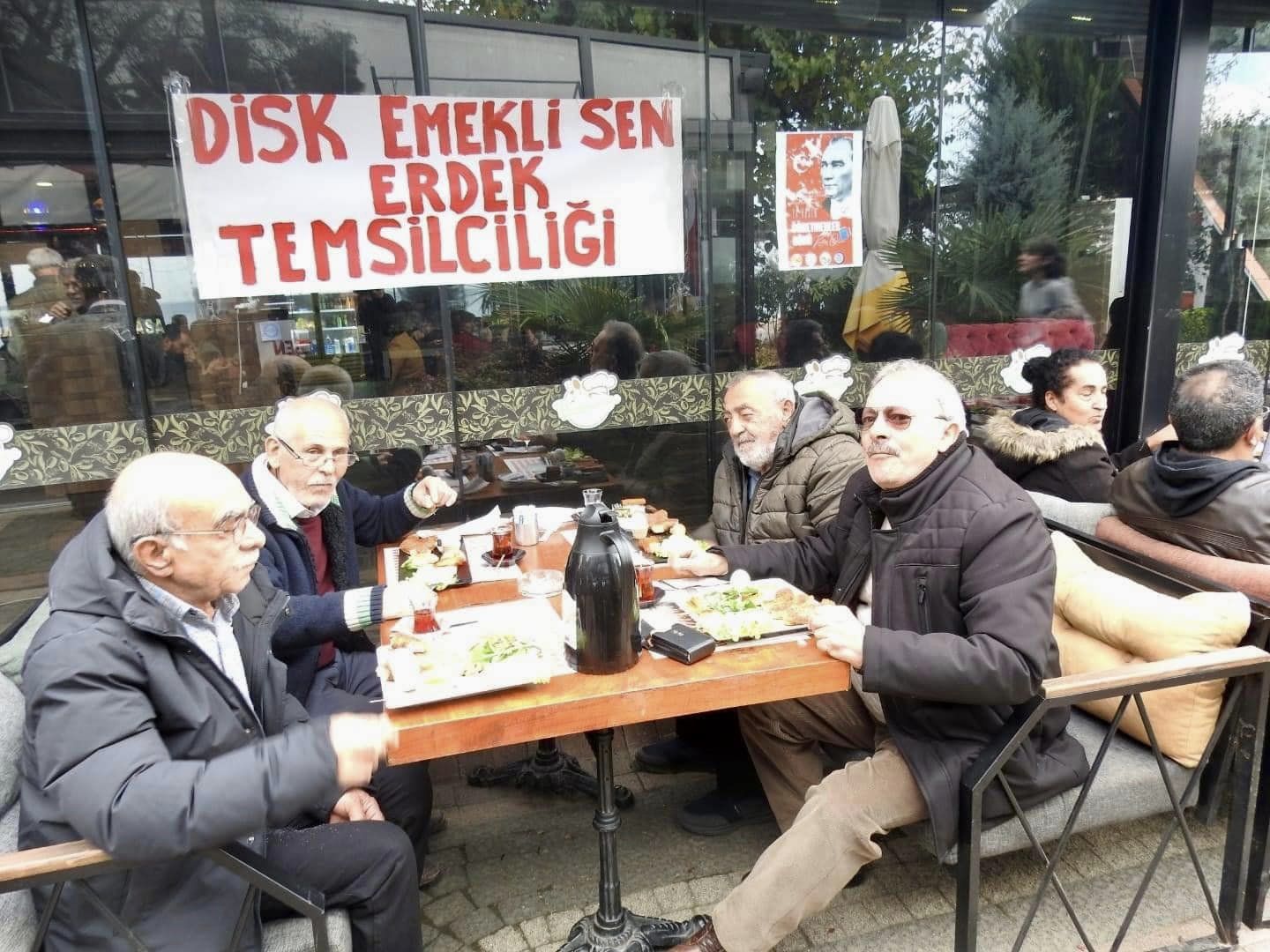 EMEKLİLER KAHVALTIDA BULUŞTU