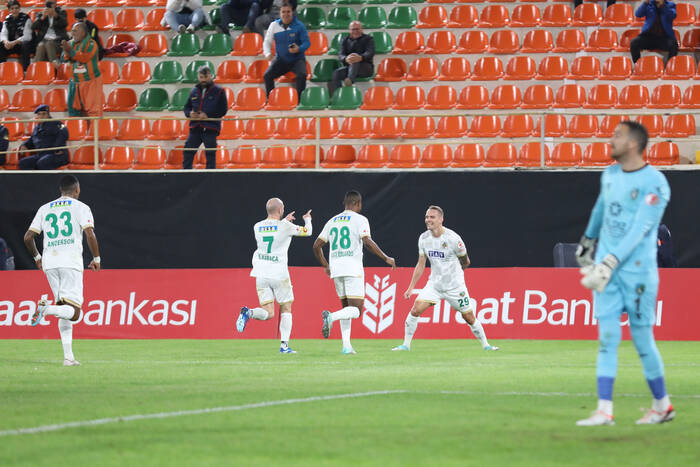 ALANYASPOR 5. TUR’A YÜKSELDİ