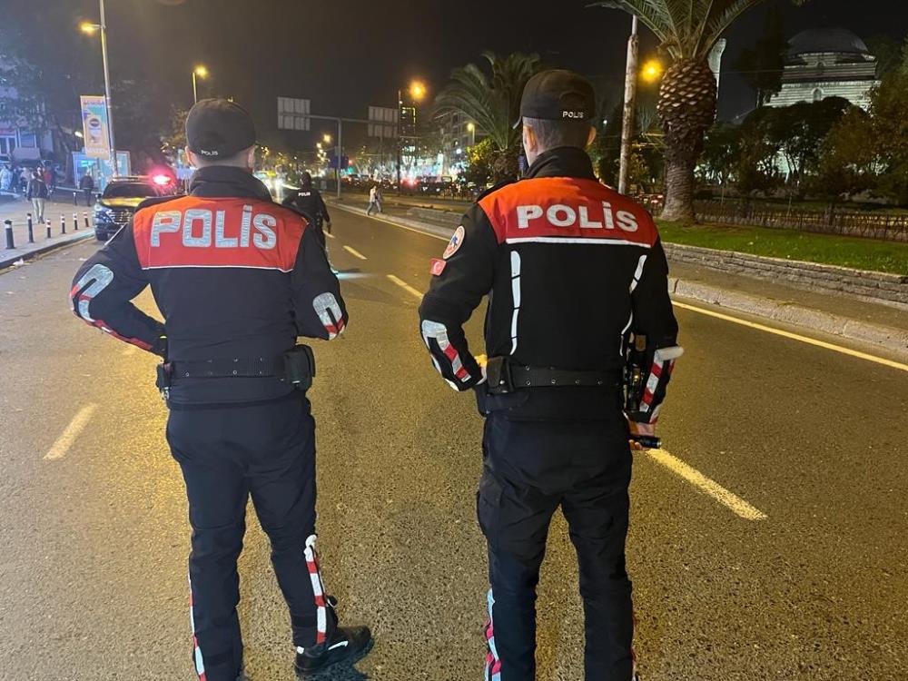 Fatih'te polis ekipleri tarafından