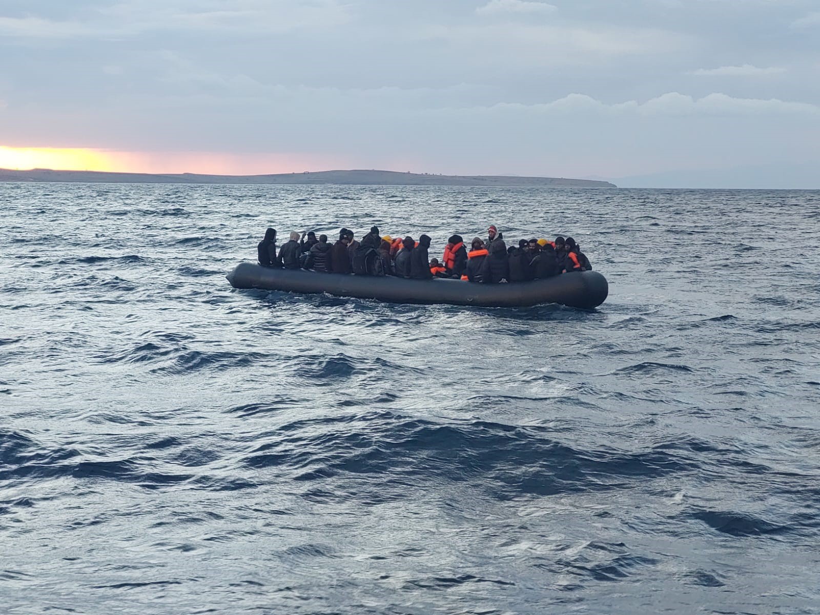 Ayvalık’ta sahil güvenlik ekiplerinin