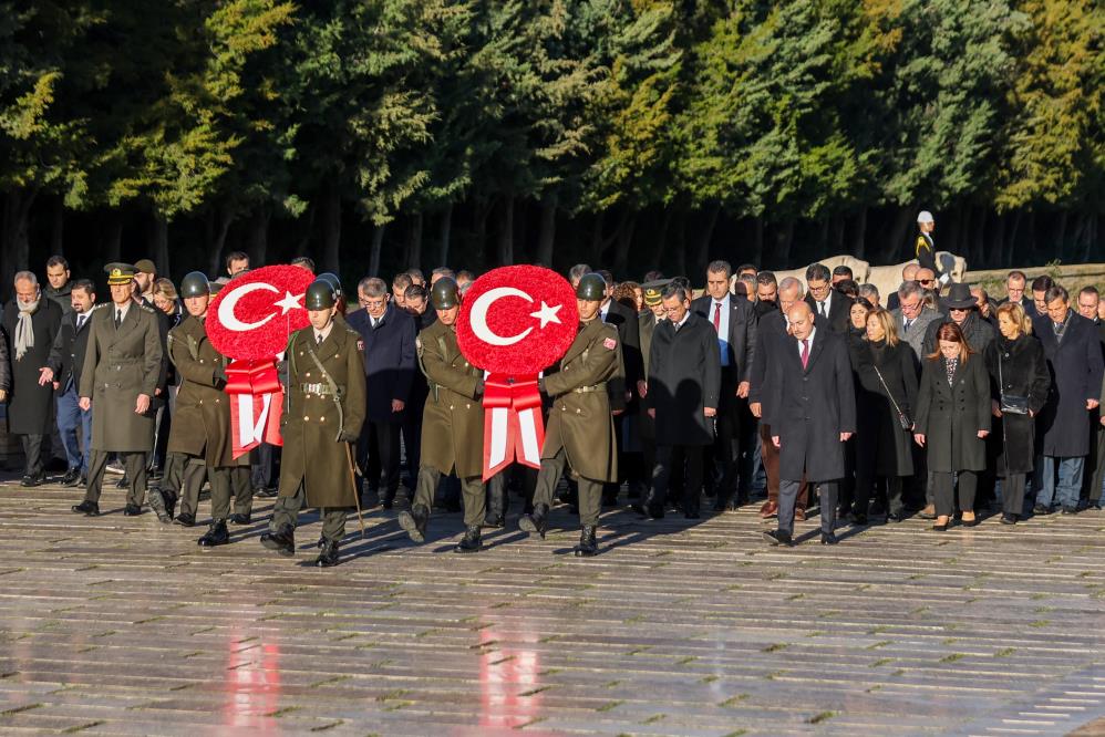 İSMET İNÖNÜ, ÖLÜMÜNÜN 50. YILINDA MEZARI BAŞINDA ANILDI  