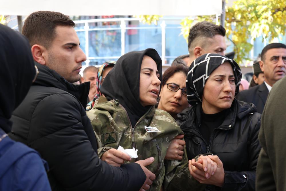 ŞEHİT MEHMET SERİNKAN SON YOLCULUĞUNA UĞURLANDI