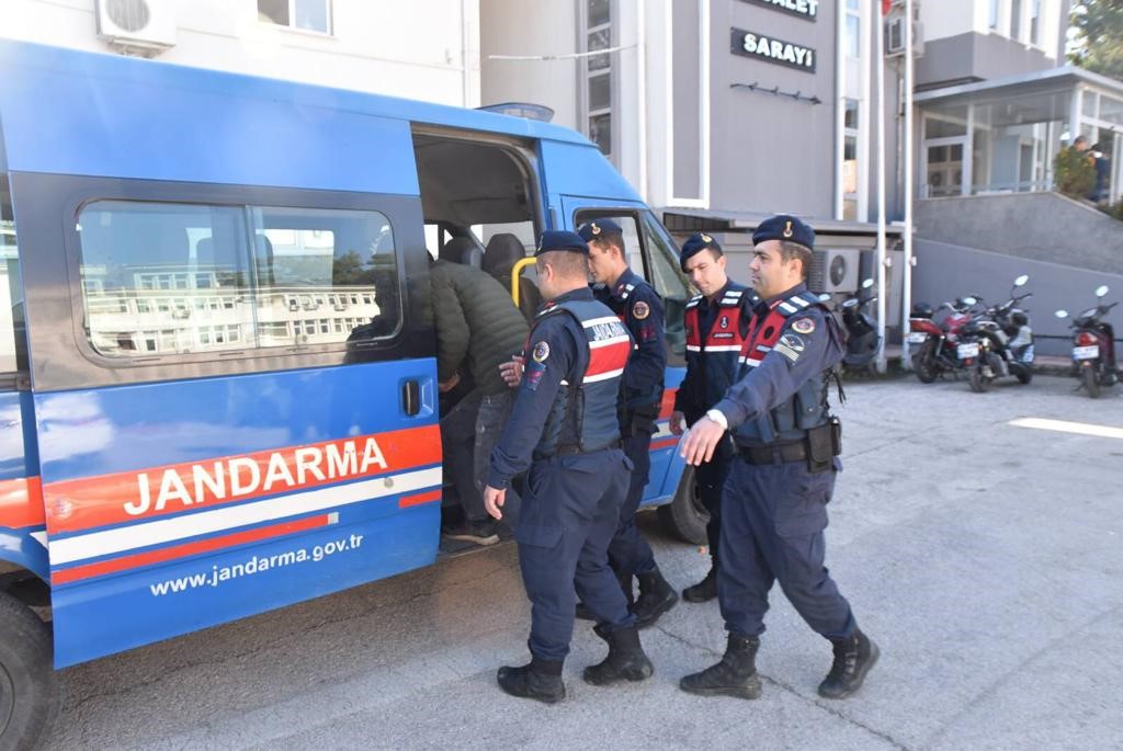 ADANA’DA HAPİS CEZASIYLA ARANAN ŞAHIS YAKALANDI