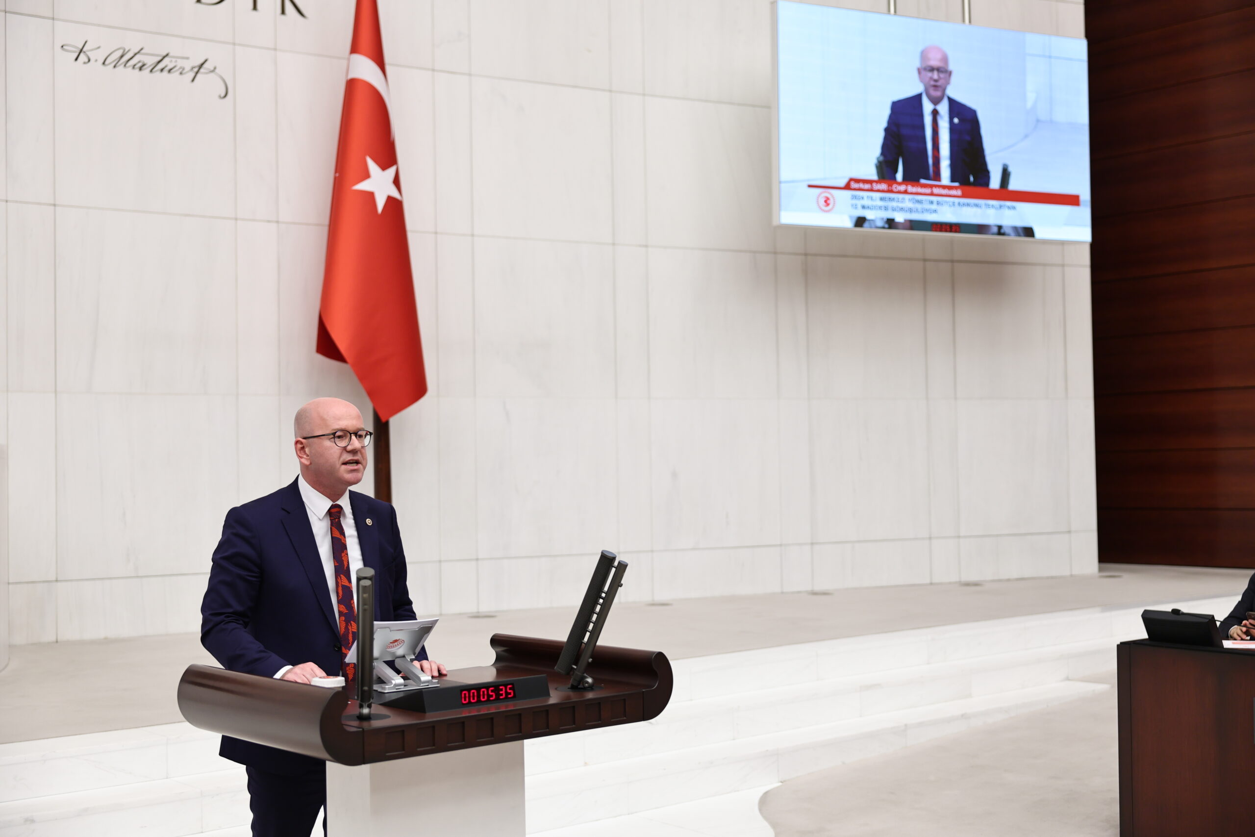 “BECERİKSİZ SİHİRBAZIN ŞAPKASINDAN, TAVŞAN ÇIKMAZ”