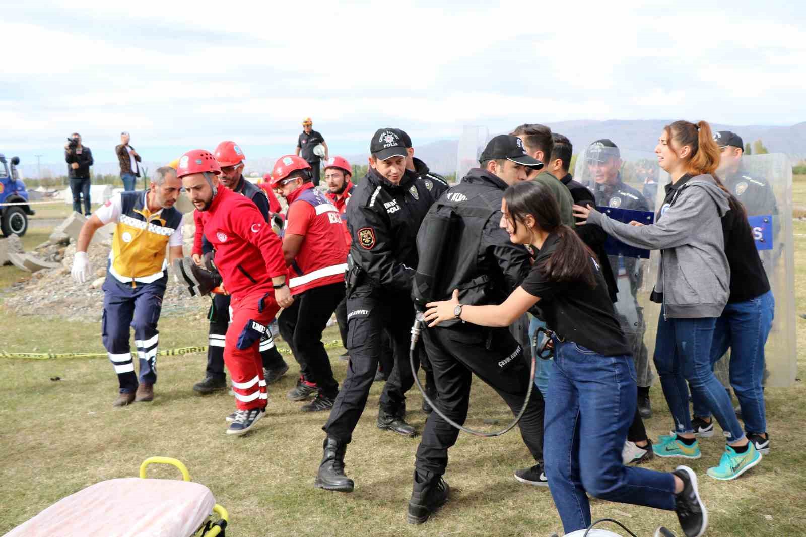 ERZİNCAN’DA YEREL DÜZEY DEPREM TATBİKATI