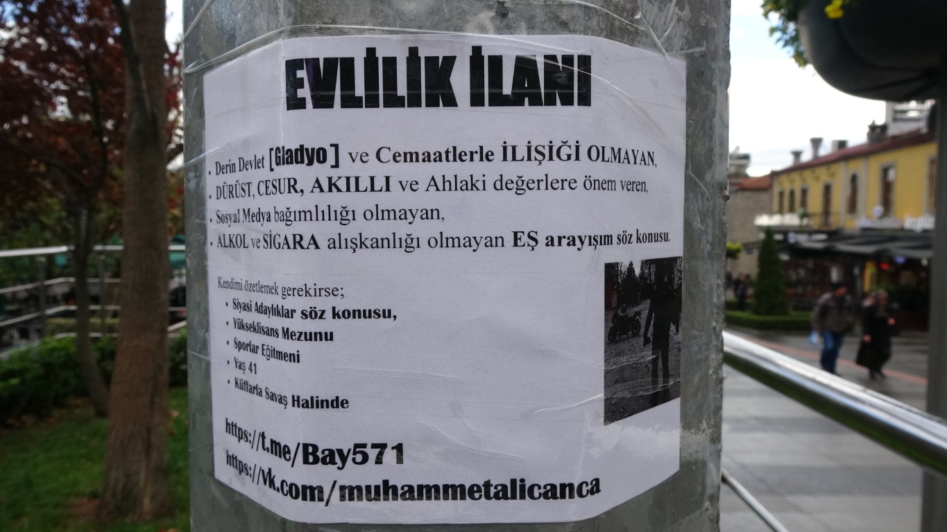 EVLİLİK İLANI ŞAŞIRTTI