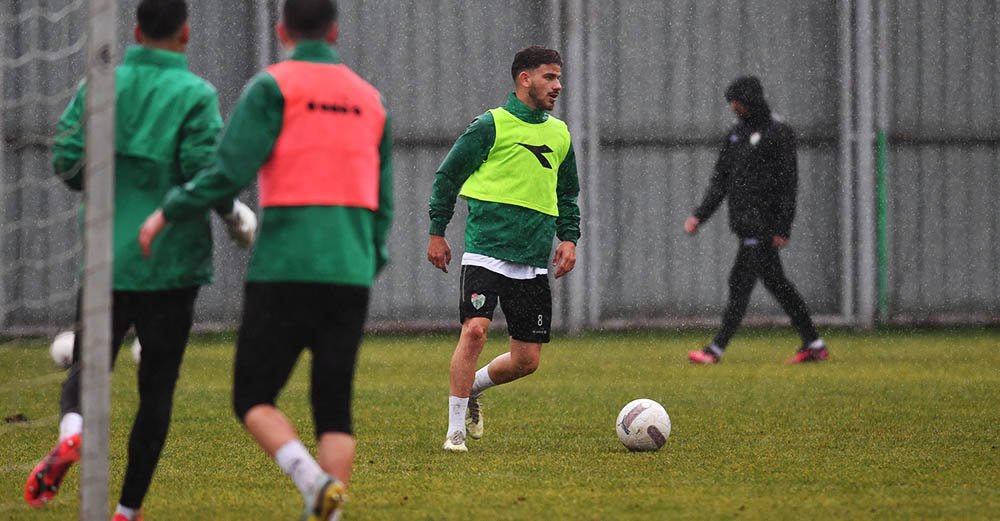 BURSASPOR HAZIRLIKLARA DEVAM EDİYOR