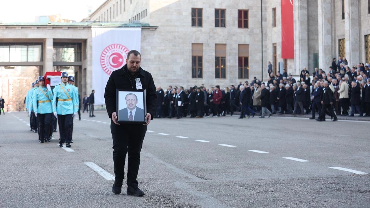 YAŞAR OKUYAN İÇİN TÖREN DÜZENLENDİ