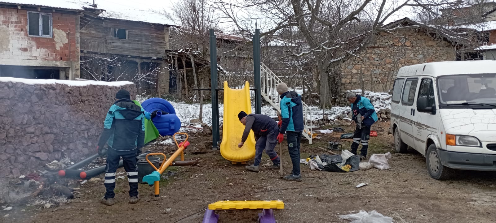 Dursunbey Belediyesi’ne bağlı ekipler