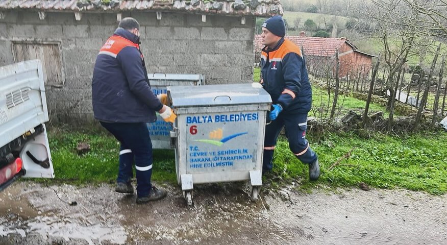 Balya’da belediye ekipleri, ilçe