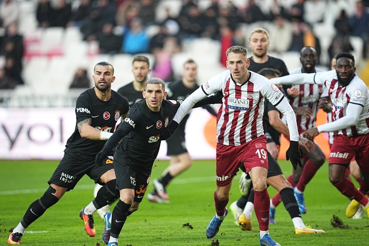 EMS YAPI SİVASSPOR, GALATASARAY BERABERE