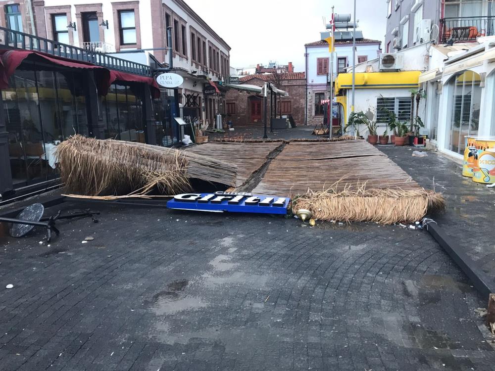 Balıkesir’in Ayvalık ilçesinde, şiddetli