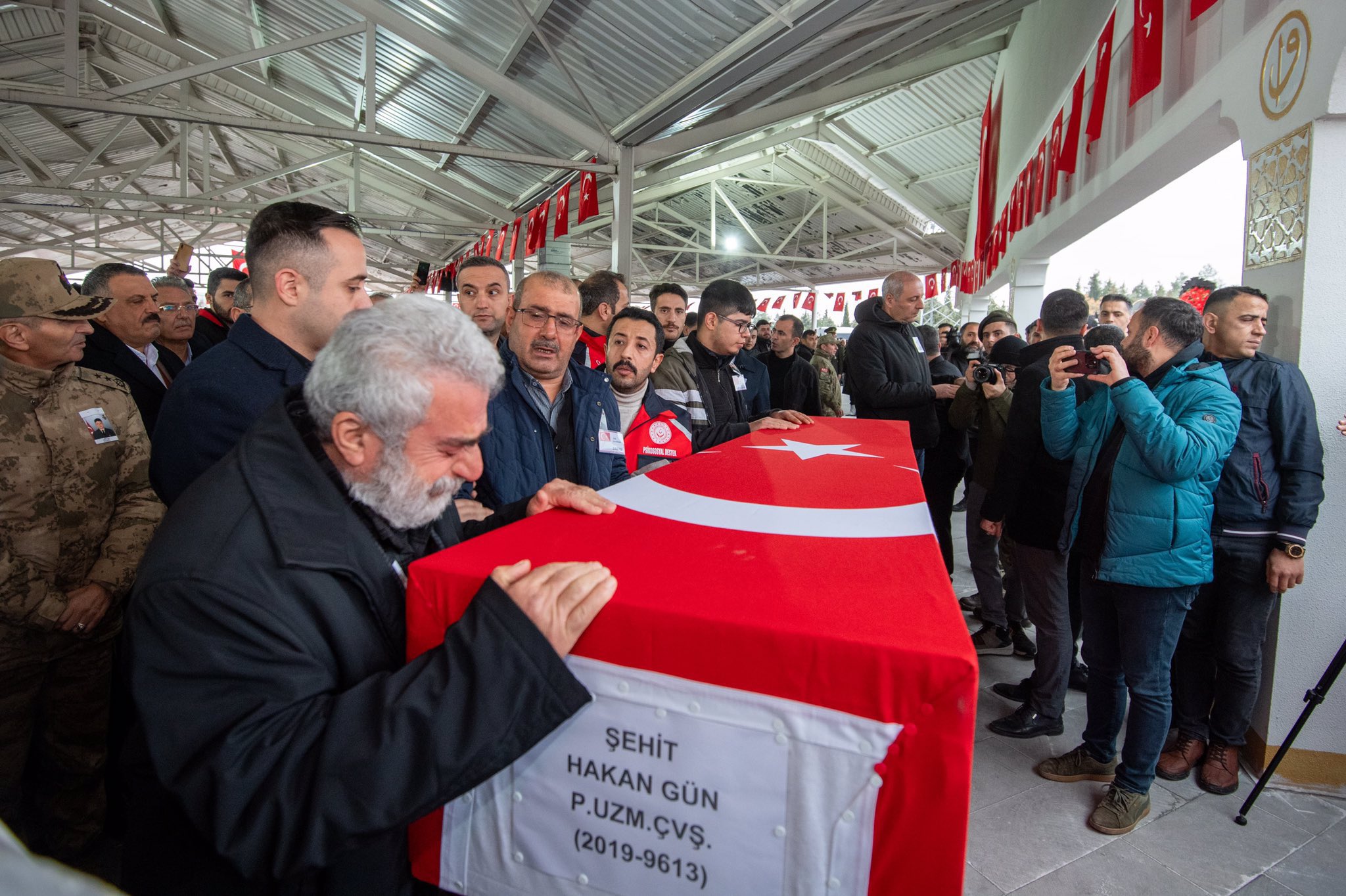 ERDOĞAN, ŞEHİT HAKAN GÜN’ÜN BABASIYLA TELEFONDA GÖRÜŞTÜ