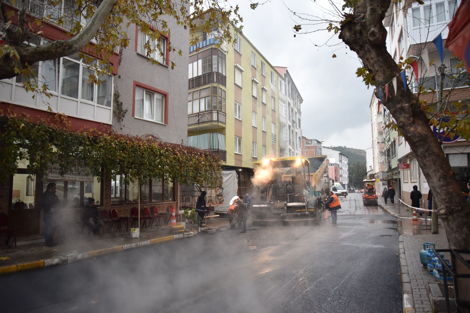 Kareside Asfaltlama Calismalari Suruyor 1 - Marmara Bölge: Balıkesir Son Dakika Haberleri ile Hava Durumu