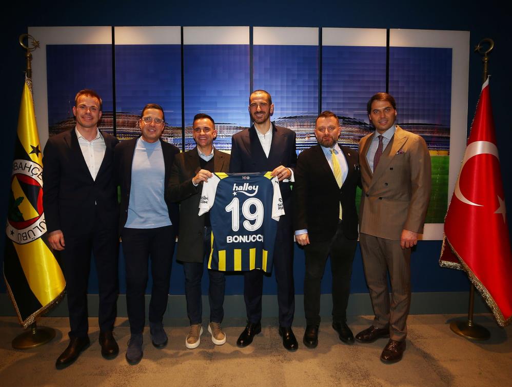 Fenerbahçe, İtalyan savunma oyuncusu