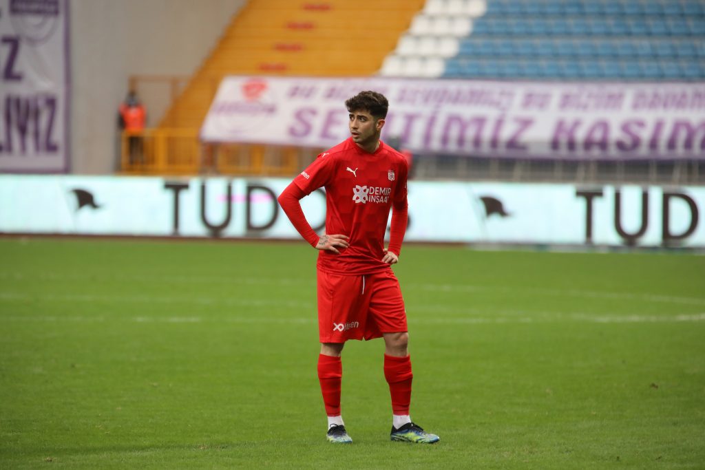 KEREM ATAKAN KESGİN SİVASSPOR’DA