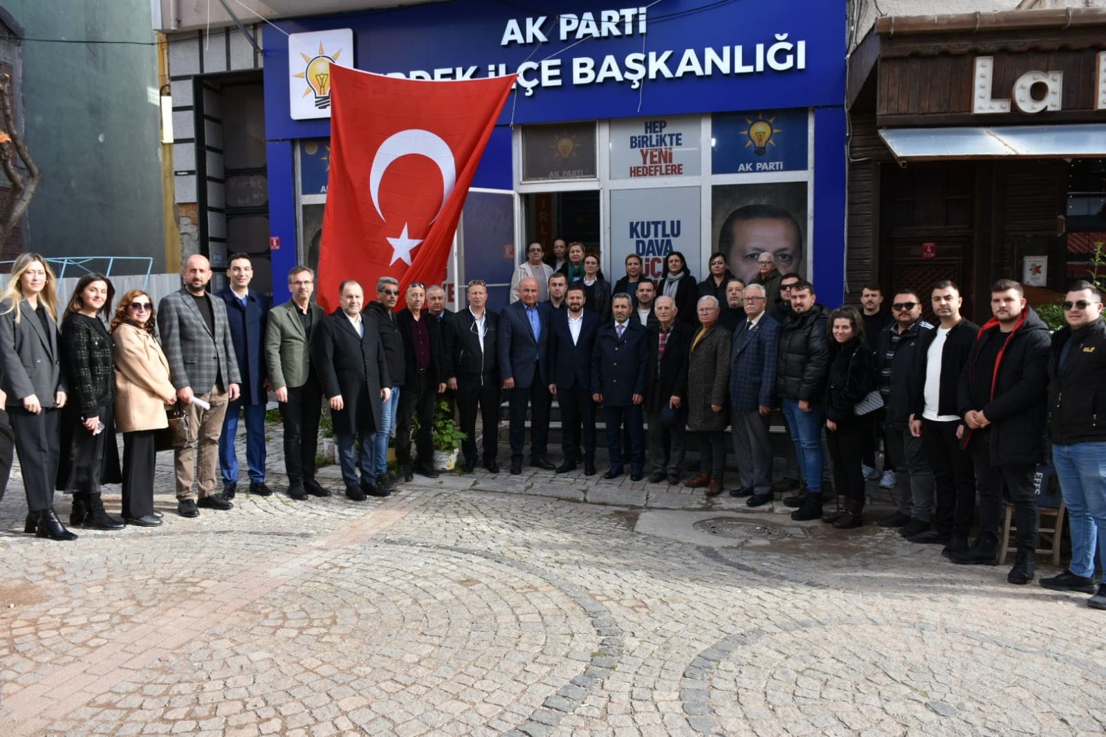 AK PARTİ TEŞKİLATI İLÇE İLÇE GEZDİ