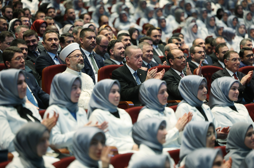 ERDOĞAN DİYANET AKADEMİSİ BAŞKANLIĞI MEZUNİYET MERASİMİ’NE KATILDI