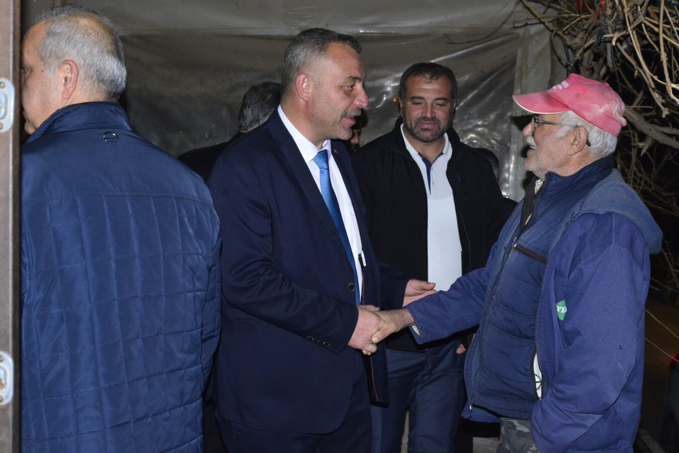 CÜNEYT ÇALIŞKAN, DOĞANLAR VE KARAMUSTAFALAR MAHALLELERİNİ ZİYARET ETTİ