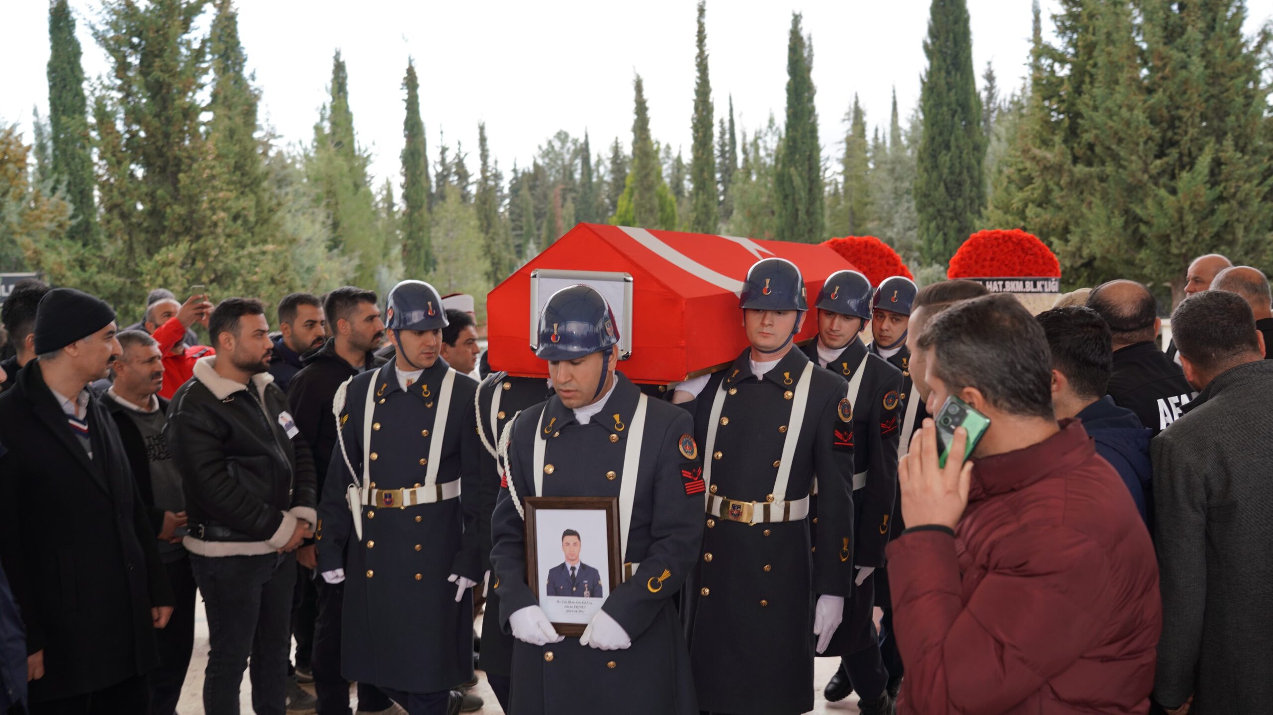 GENÇ ASKER SON YOLCULUĞUNA UĞURLANDI